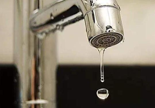 整棟樓就我家沒(méi)水？家里停水有哪幾種原因？